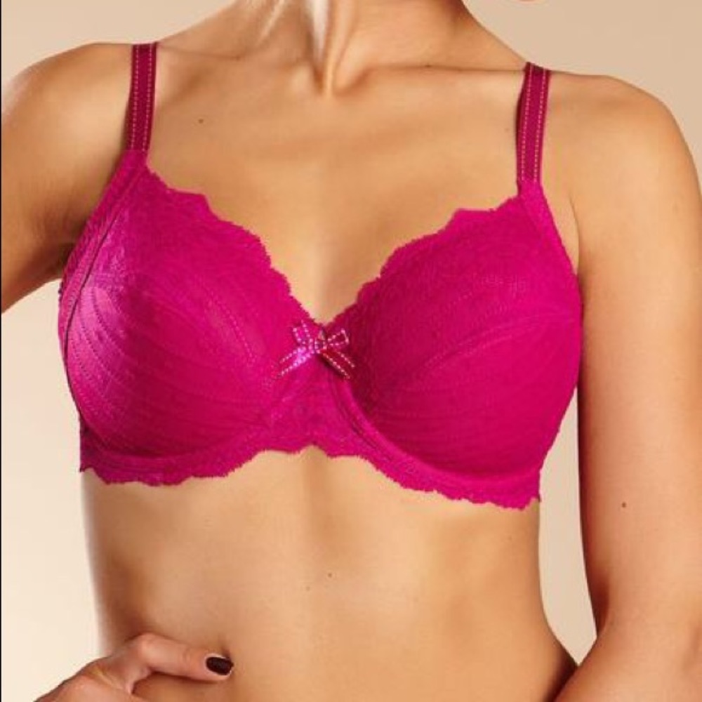 Chantelle Rive Gauche bra in Tyrian pink- 40G